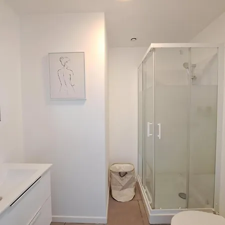 Cozy - 300 Meters From Metro Center *