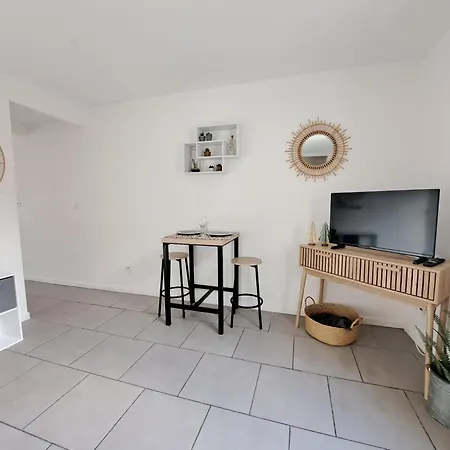 Cozy - 300 Meters From Metro Center