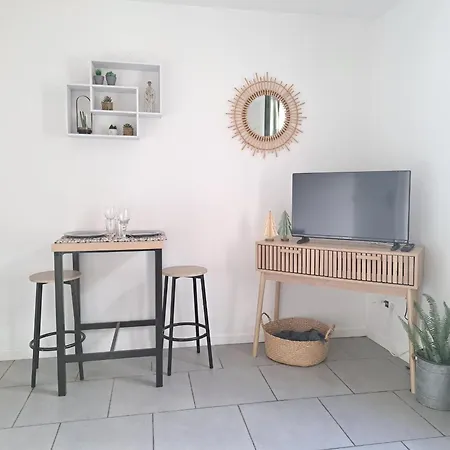 Cozy - 300 Meters From Metro Center